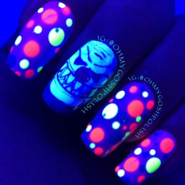 evil-clown-halloween-nail-art-ohmygoshpolish