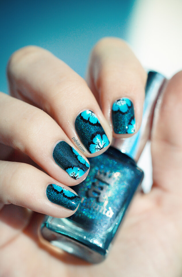 One Stroke Nail Art: Blue Florals | Pshiiit